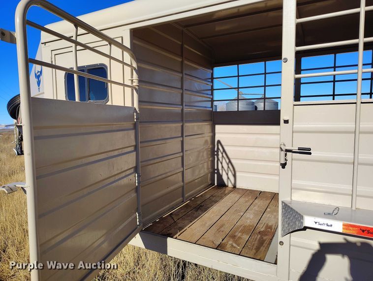 image for item DT0780 2020 Swift Built RMX24-27K livestock trailer