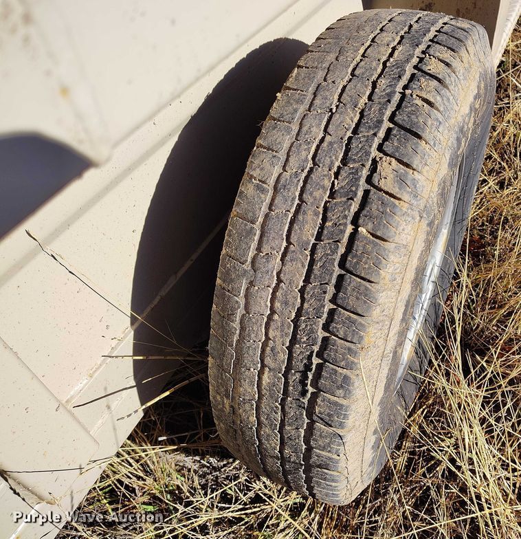 image for item DT0780 2020 Swift Built RMX24-27K livestock trailer