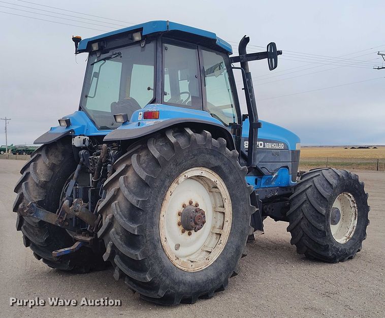 image for item DT0805 1999 New Holland 8770 MFWD tractor