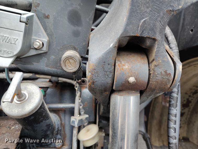 image for item DT0805 1999 New Holland 8770 MFWD tractor