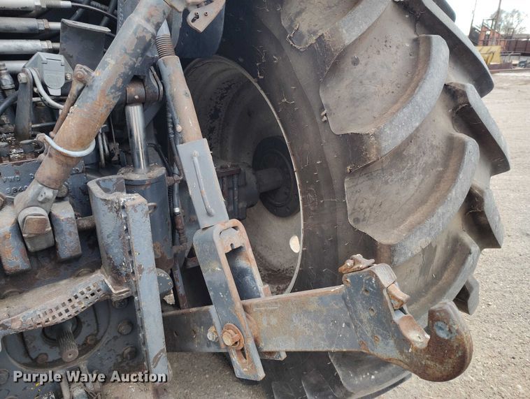 image for item DT0805 1999 New Holland 8770 MFWD tractor