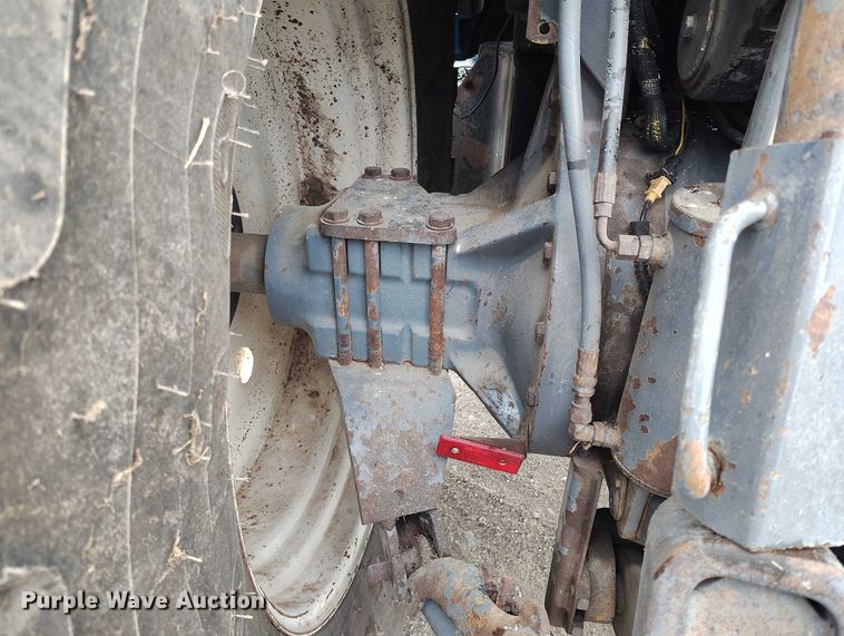 image for item DT0805 1999 New Holland 8770 MFWD tractor