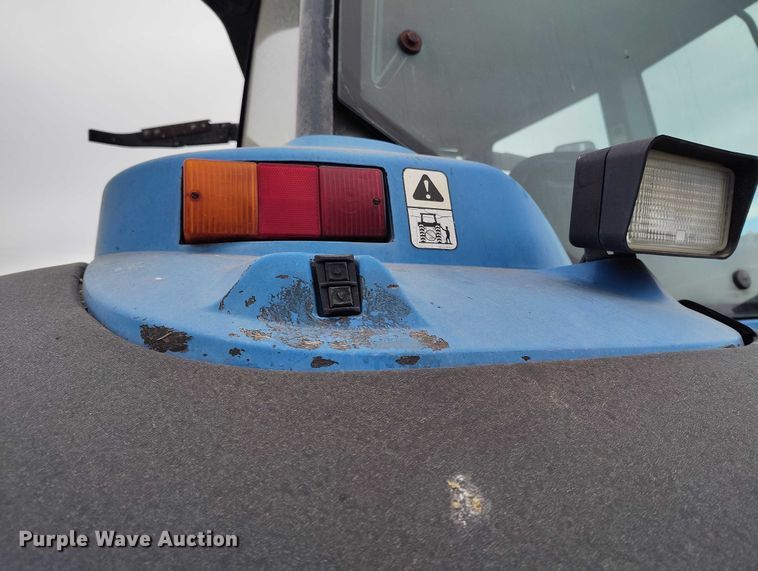 image for item DT0805 1999 New Holland 8770 MFWD tractor