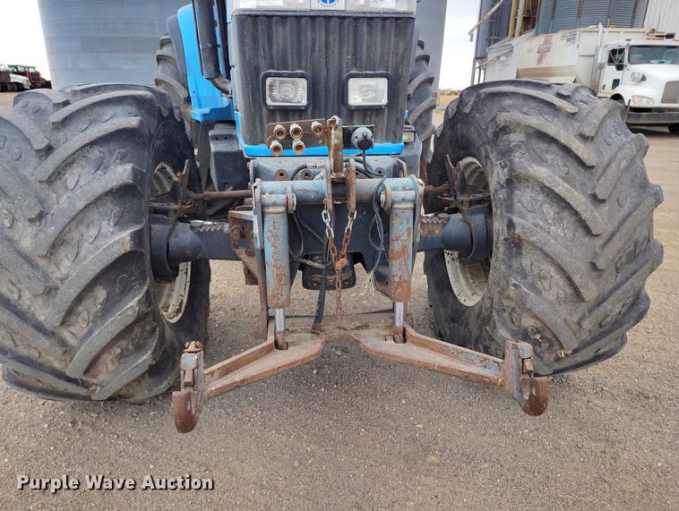 image for item DT0805 1999 New Holland 8770 MFWD tractor