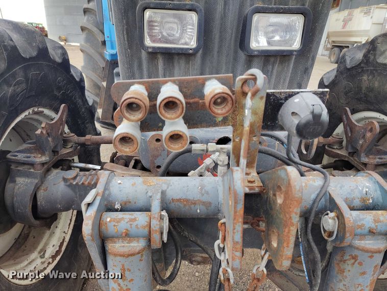 image for item DT0805 1999 New Holland 8770 MFWD tractor