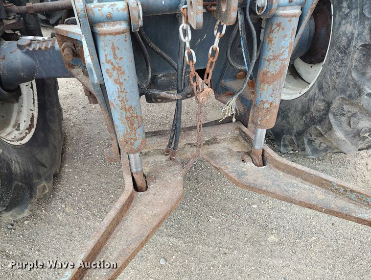 image for item DT0805 1999 New Holland 8770 MFWD tractor