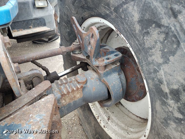 image for item DT0805 1999 New Holland 8770 MFWD tractor