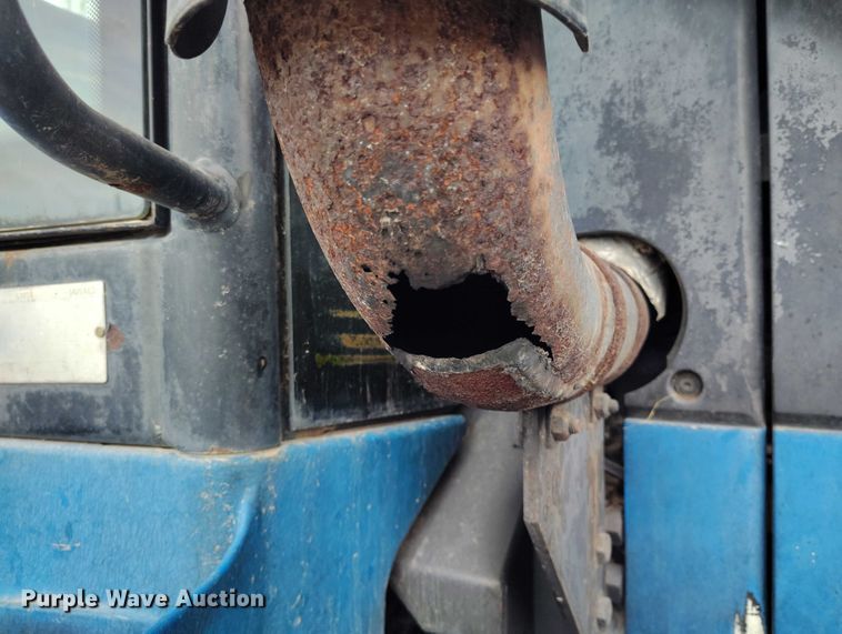 image for item DT0805 1999 New Holland 8770 MFWD tractor