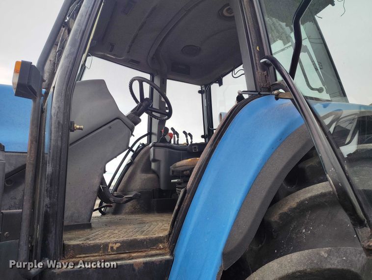 image for item DT0805 1999 New Holland 8770 MFWD tractor