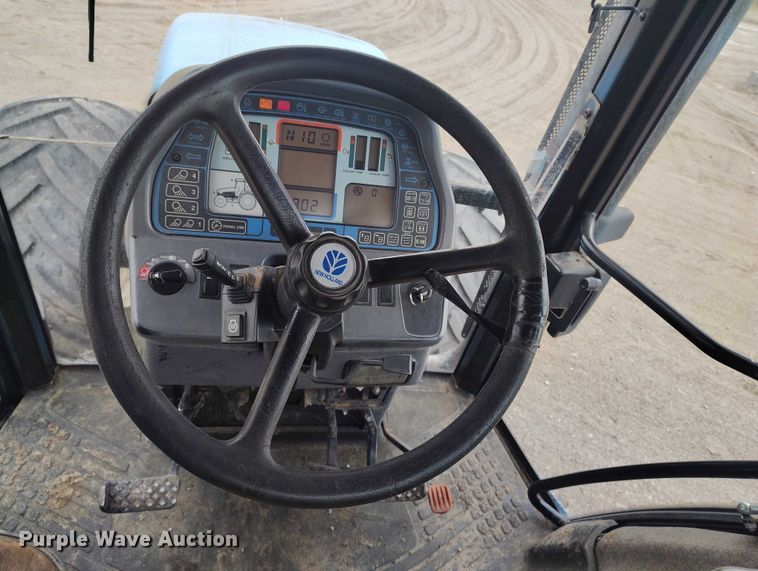 image for item DT0805 1999 New Holland 8770 MFWD tractor