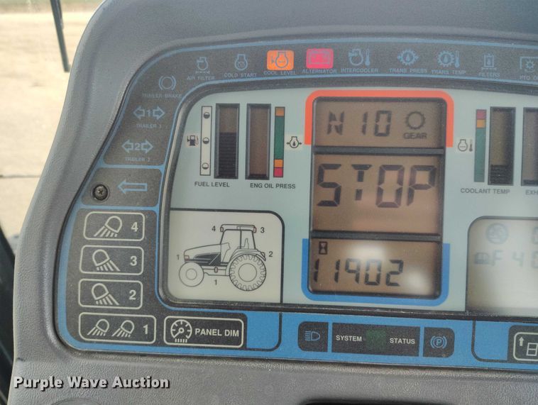 image for item DT0805 1999 New Holland 8770 MFWD tractor