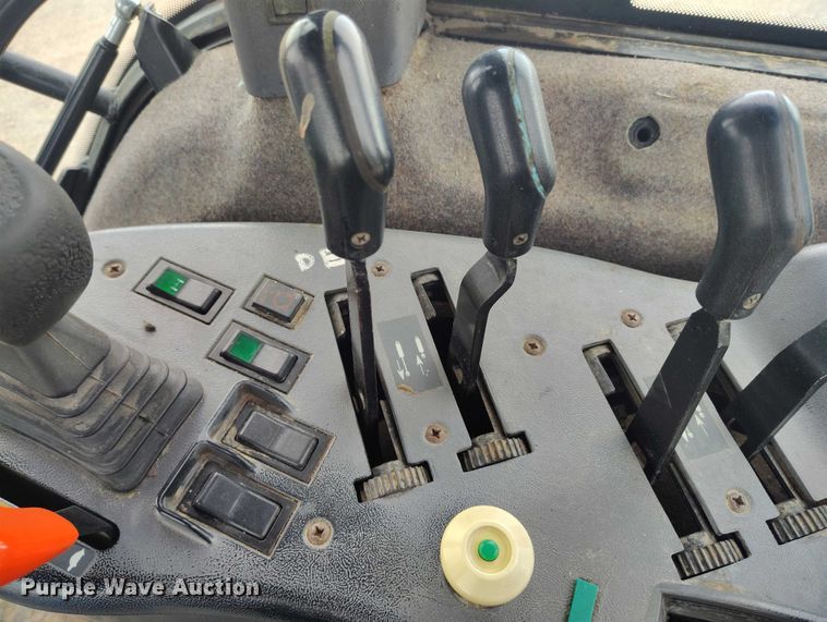 image for item DT0805 1999 New Holland 8770 MFWD tractor