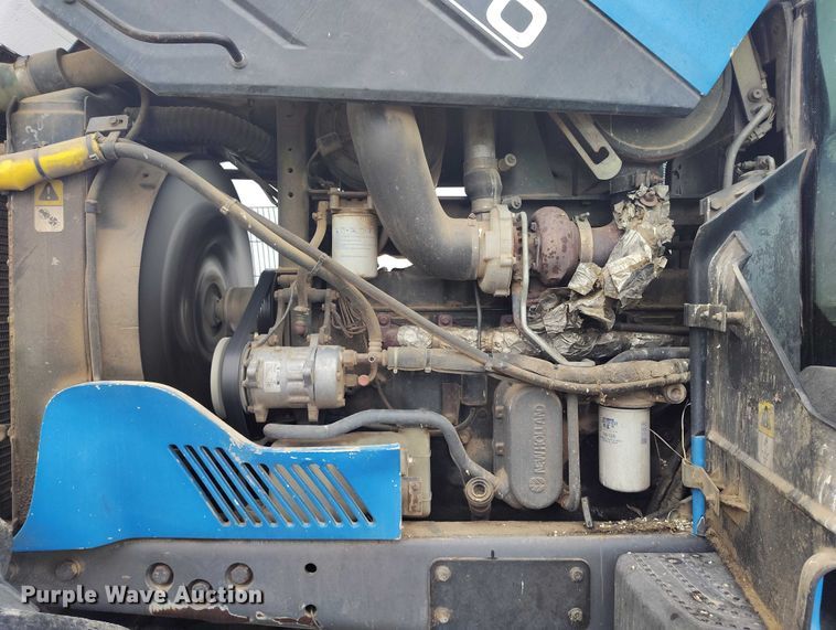 image for item DT0805 1999 New Holland 8770 MFWD tractor