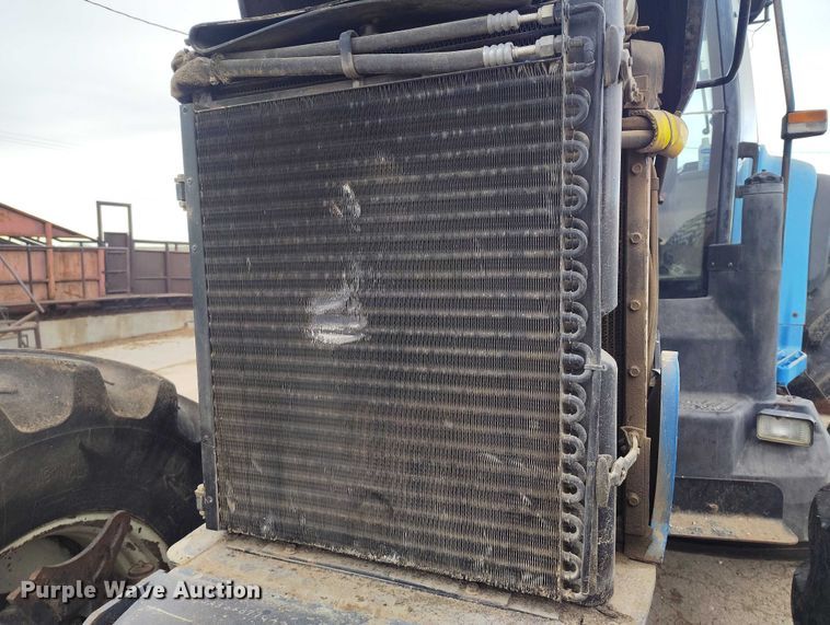 image for item DT0805 1999 New Holland 8770 MFWD tractor