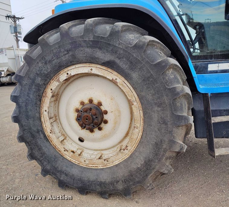 image for item DT0805 1999 New Holland 8770 MFWD tractor