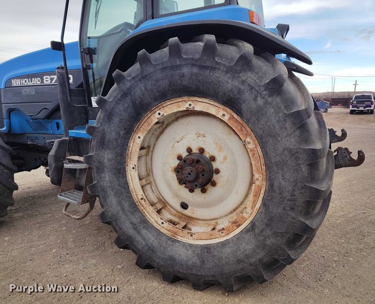 image for item DT0805 1999 New Holland 8770 MFWD tractor