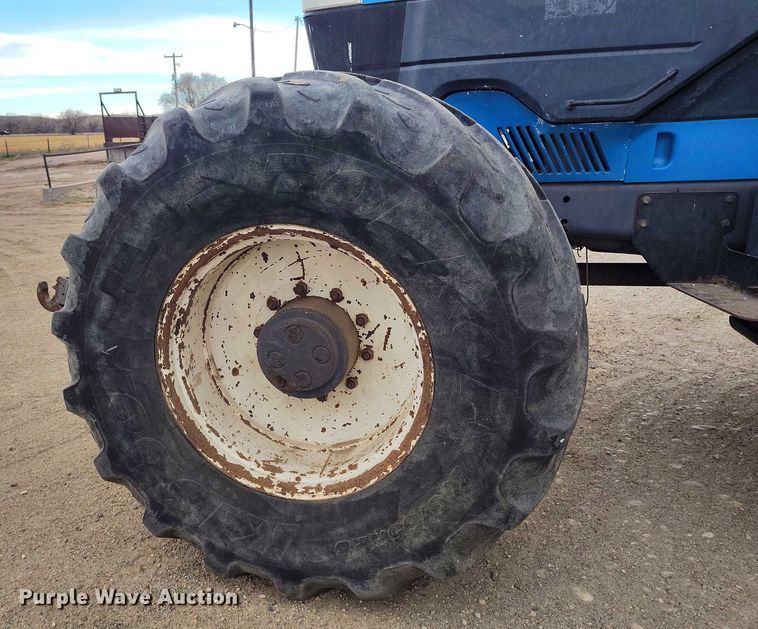 image for item DT0805 1999 New Holland 8770 MFWD tractor