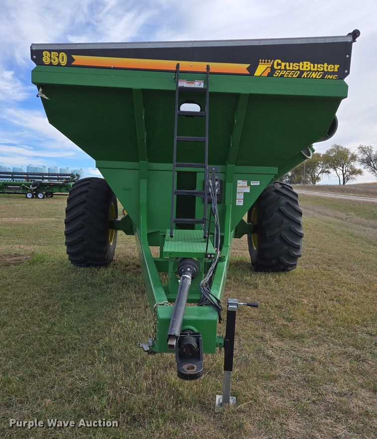 image for item DT4503 Crust Buster Speed King 850GC grain cart