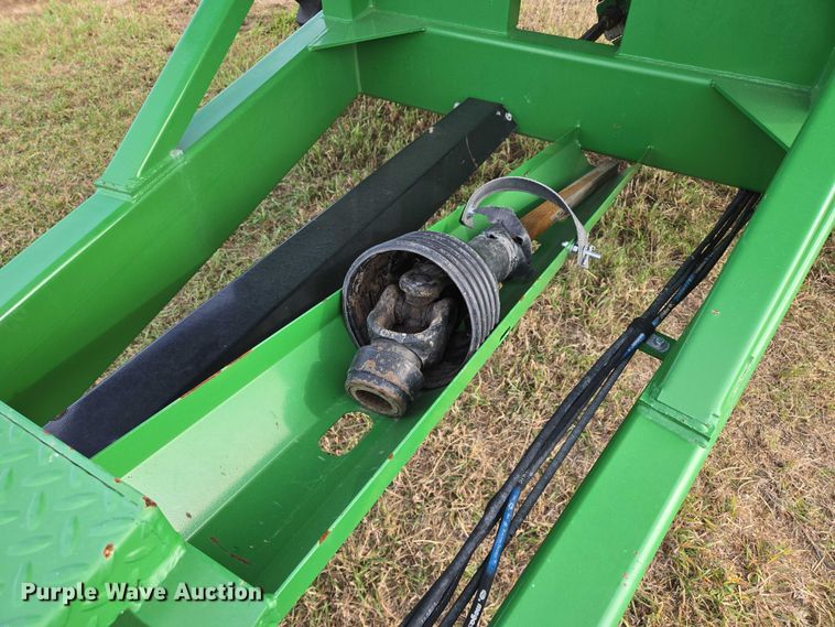 image for item DT4503 Crust Buster Speed King 850GC grain cart