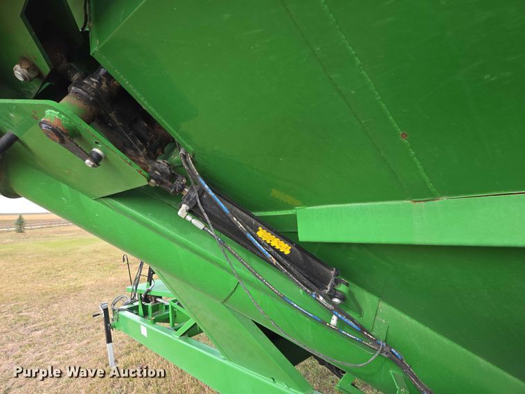 image for item DT4503 Crust Buster Speed King 850GC grain cart