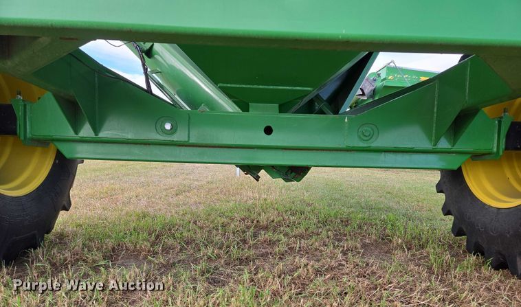 image for item DT4503 Crust Buster Speed King 850GC grain cart