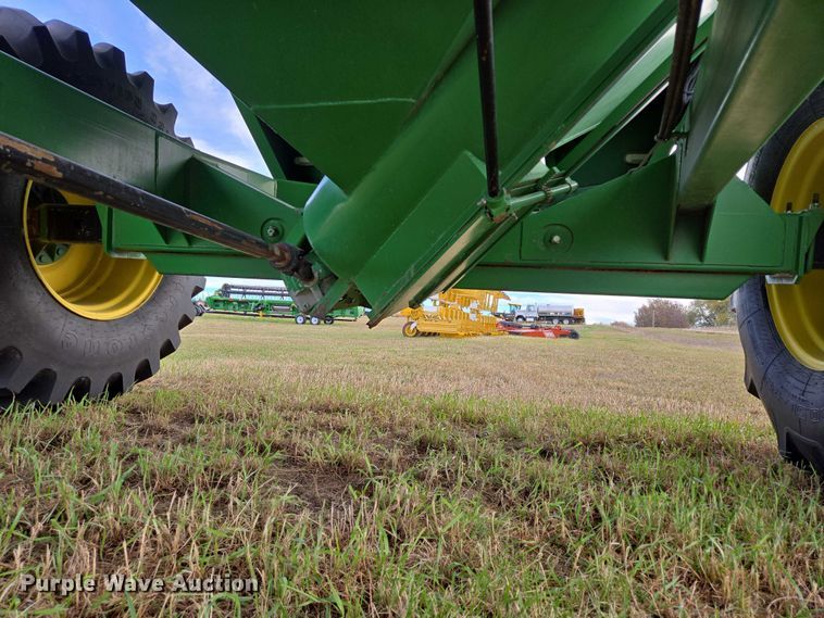 image for item DT4503 Crust Buster Speed King 850GC grain cart