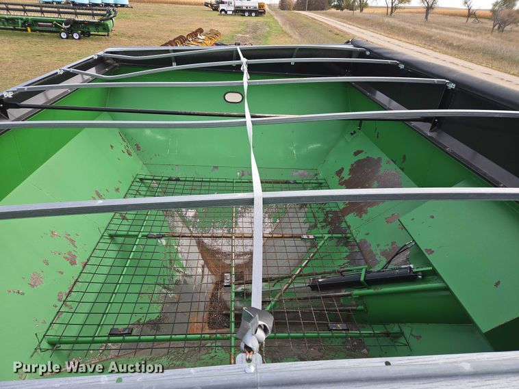 image for item DT4503 Crust Buster Speed King 850GC grain cart