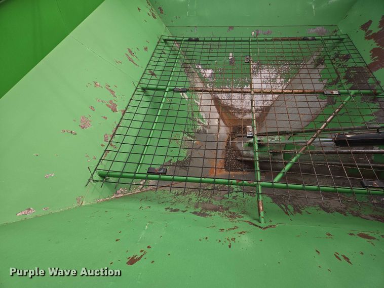 image for item DT4503 Crust Buster Speed King 850GC grain cart