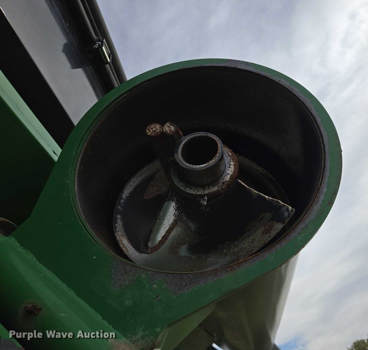 image for item DT4503 Crust Buster Speed King 850GC grain cart