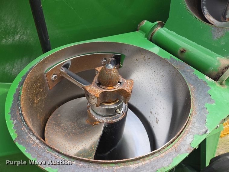 image for item DT4503 Crust Buster Speed King 850GC grain cart