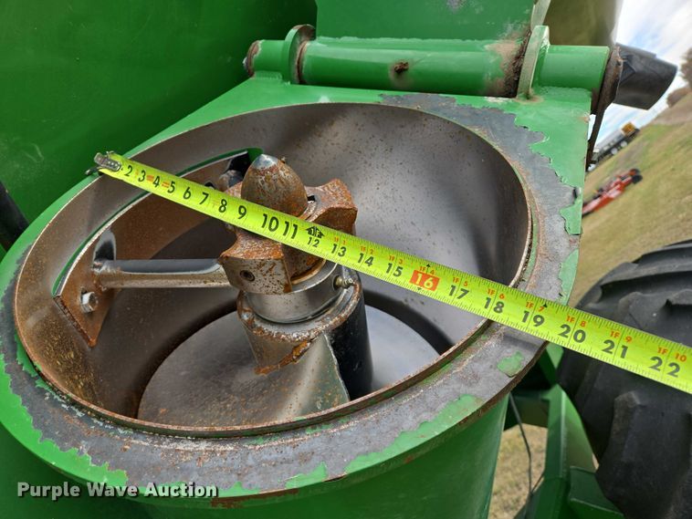 image for item DT4503 Crust Buster Speed King 850GC grain cart