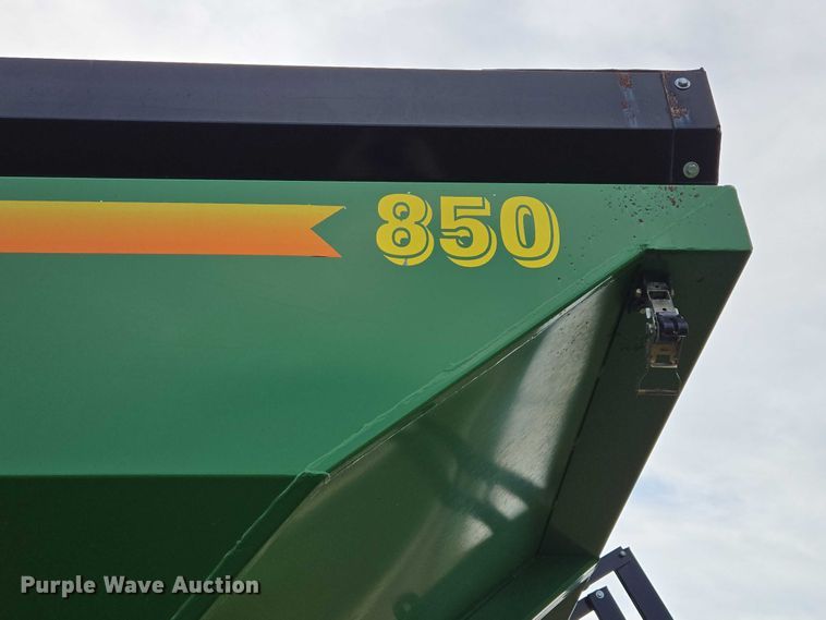 image for item DT4503 Crust Buster Speed King 850GC grain cart