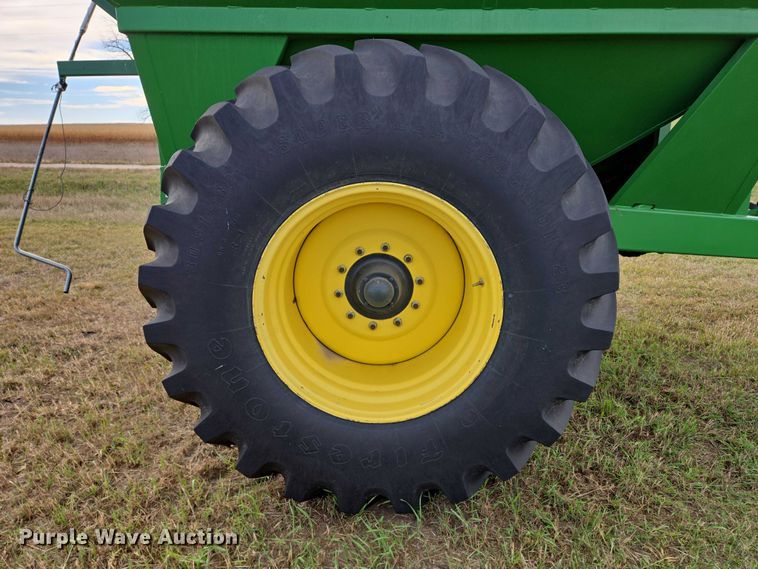 image for item DT4503 Crust Buster Speed King 850GC grain cart