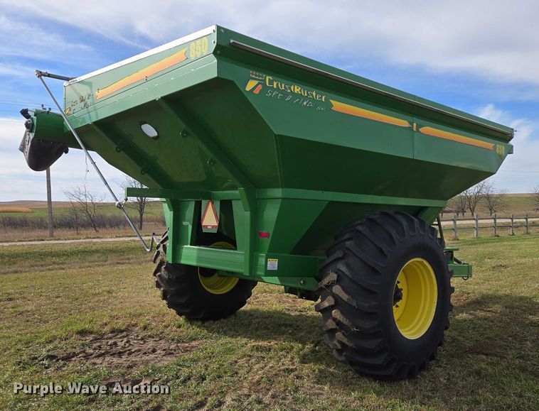 image for item DT4504 Crust Buster Speed King 850GC grain cart