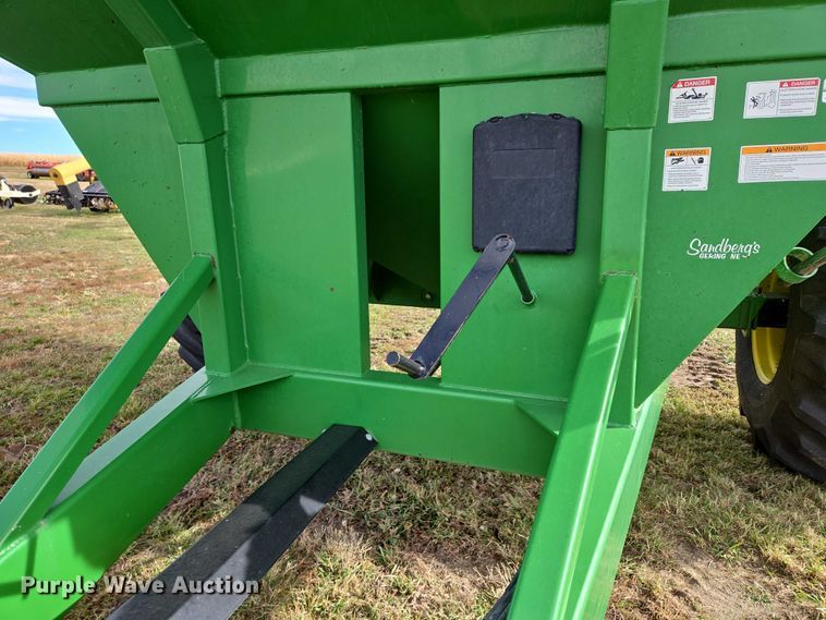 image for item DT4504 Crust Buster Speed King 850GC grain cart