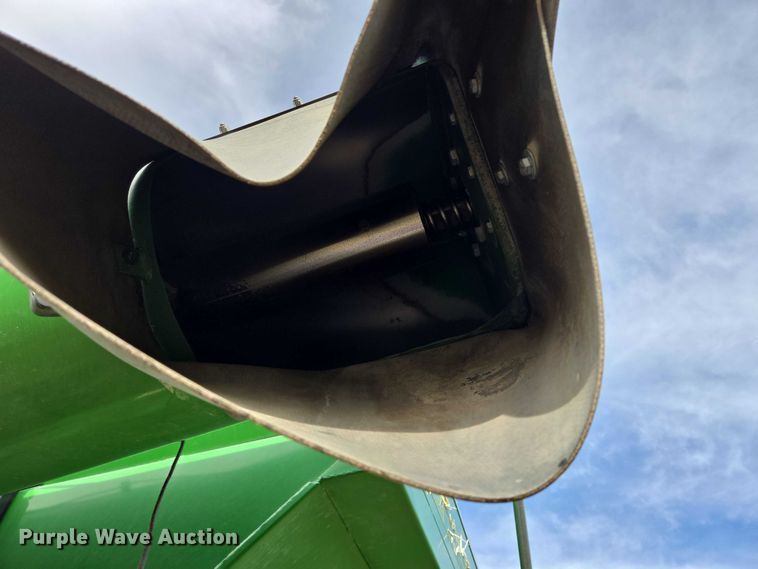 image for item DT4504 Crust Buster Speed King 850GC grain cart