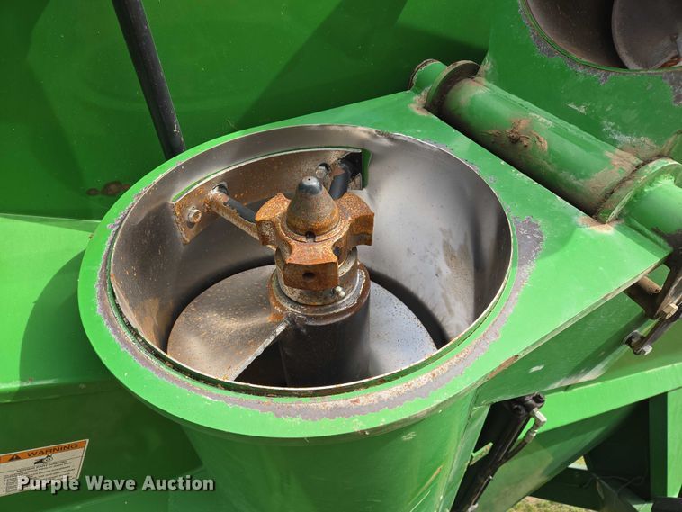 image for item DT4504 Crust Buster Speed King 850GC grain cart