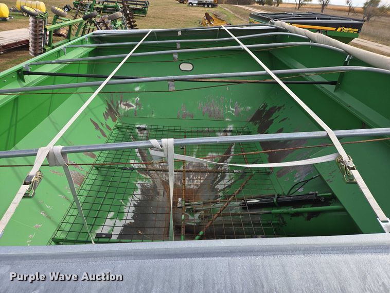 image for item DT4504 Crust Buster Speed King 850GC grain cart