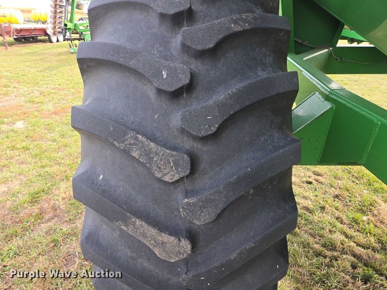 image for item DT4504 Crust Buster Speed King 850GC grain cart