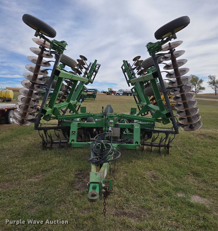 image for item DT4505 John Deere 637 tandem disk