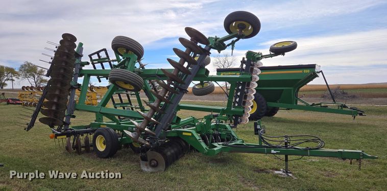 image for item DT4505 John Deere 637 tandem disk