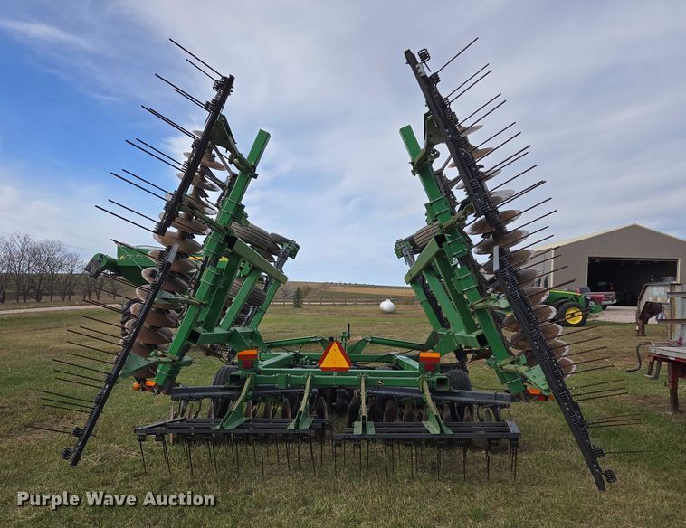 image for item DT4505 John Deere 637 tandem disk