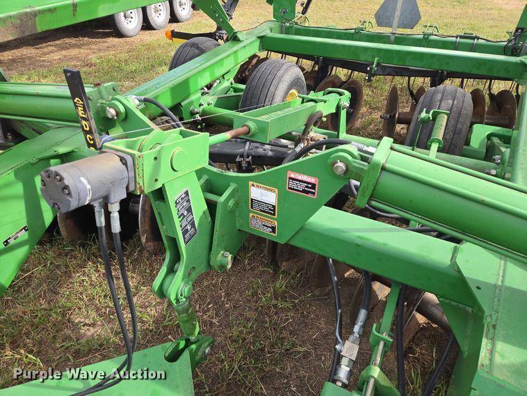 image for item DT4505 John Deere 637 tandem disk