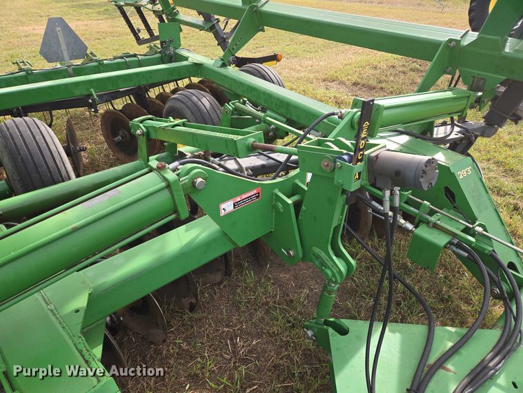 image for item DT4505 John Deere 637 tandem disk