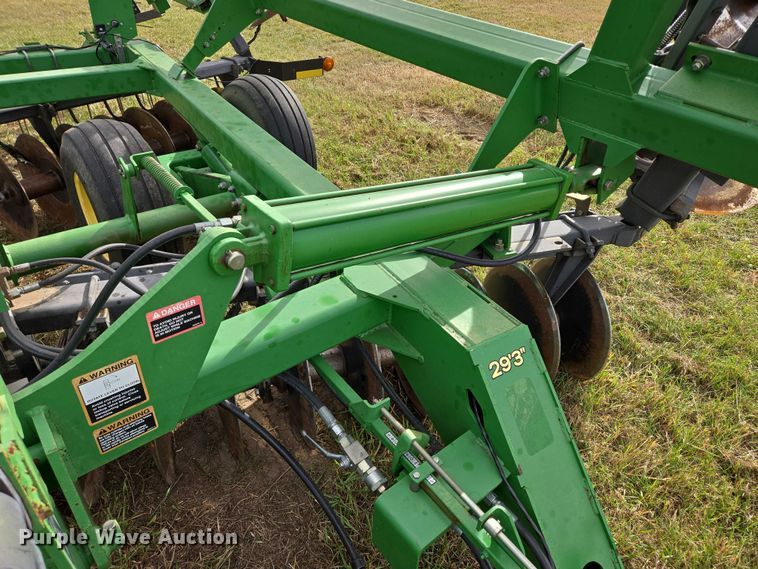 image for item DT4505 John Deere 637 tandem disk
