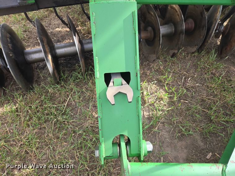 image for item DT4505 John Deere 637 tandem disk