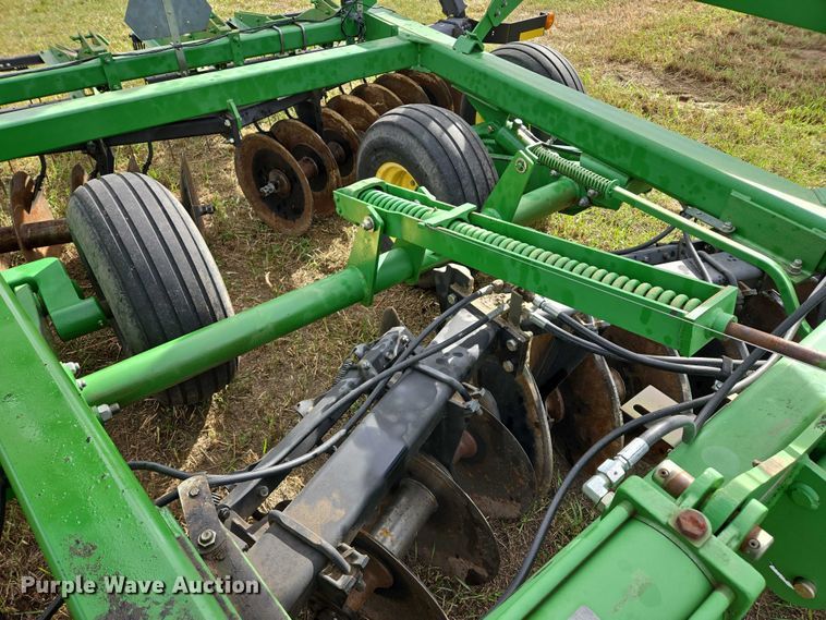 image for item DT4505 John Deere 637 tandem disk