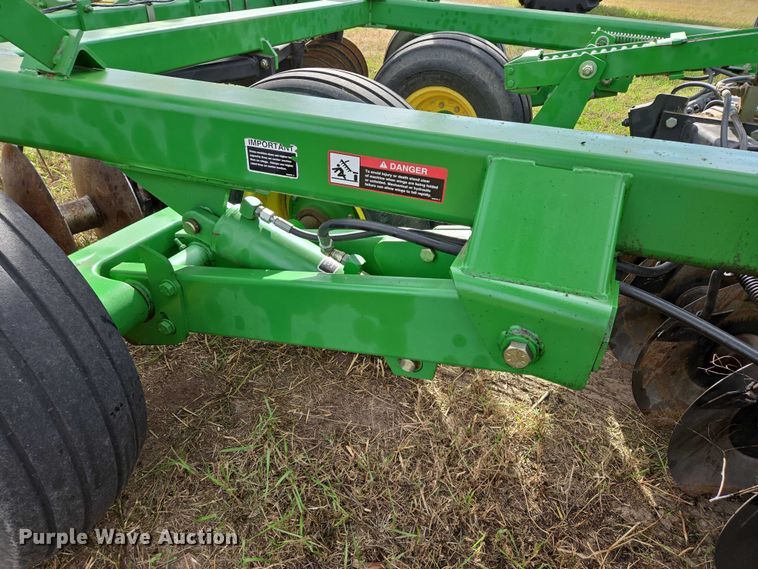 image for item DT4505 John Deere 637 tandem disk