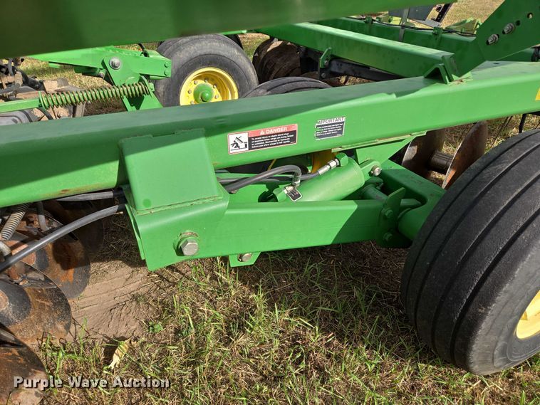 image for item DT4505 John Deere 637 tandem disk