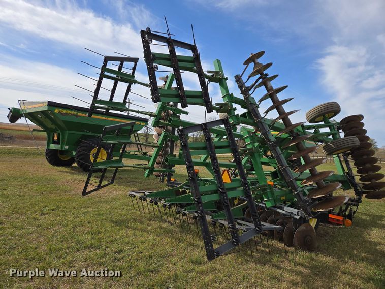 image for item DT4505 John Deere 637 tandem disk